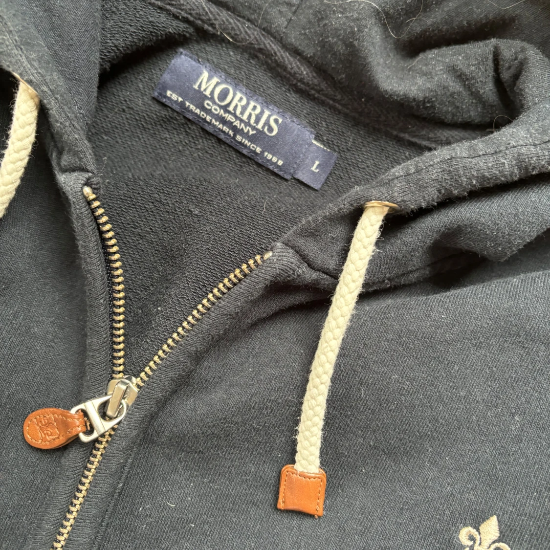 Mörkblå hoodie från Morris - 1