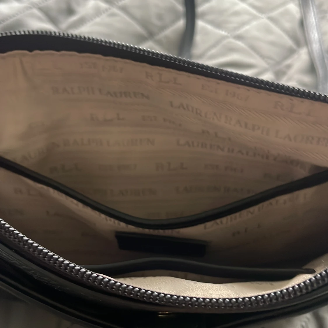 Svart axelväska från Ralph Lauren - 2
