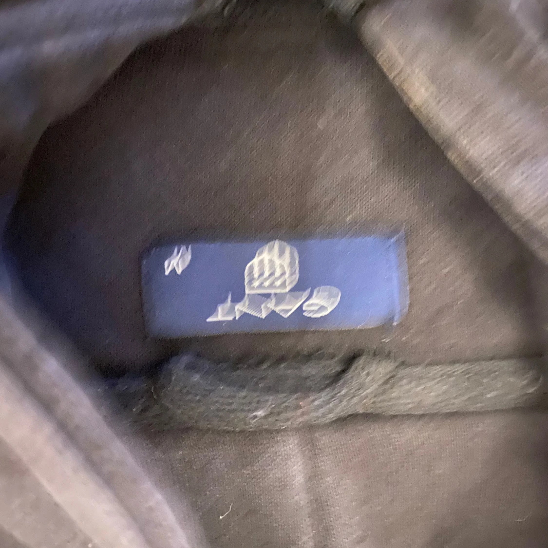 Svart hoodie från Gant med dragkedja - 2