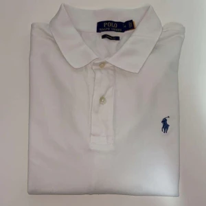 ralph lauren pike - helt ny och oandvänd ralph lauren pike storlek XL. EJ RIKTIG