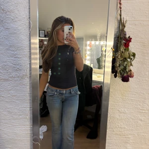 Rygglös T-shirt - Säljer den här jättefina backless T-shirten från Gina då den inte används längre💞 Den är i jättebra skick! Hör av er i om ni har några fler frågor!!💞