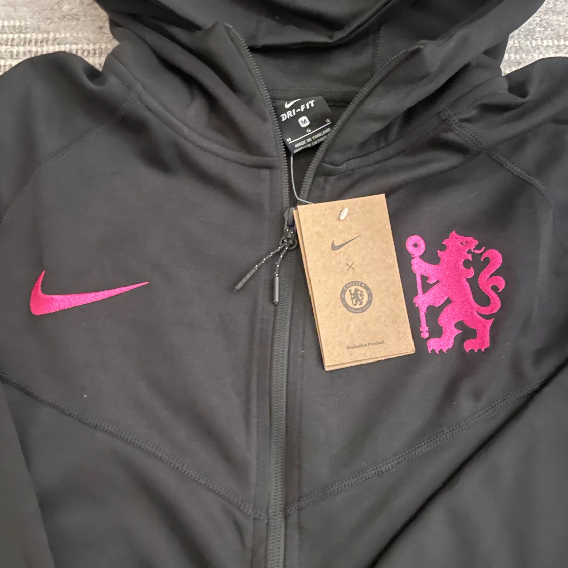 Svarta Nike tech Chelsea : Size M  - 2