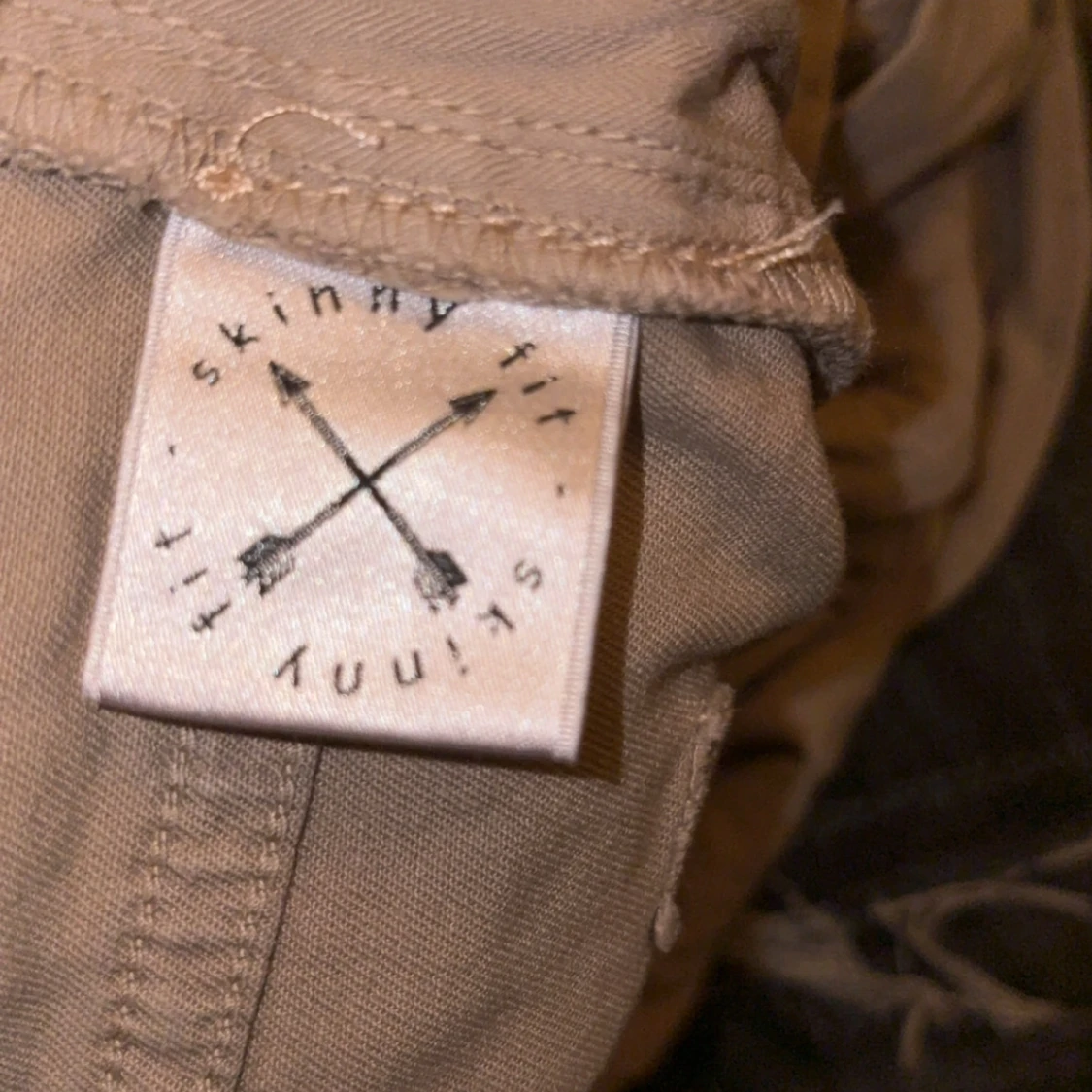 Beige chinos från Denimes - 4