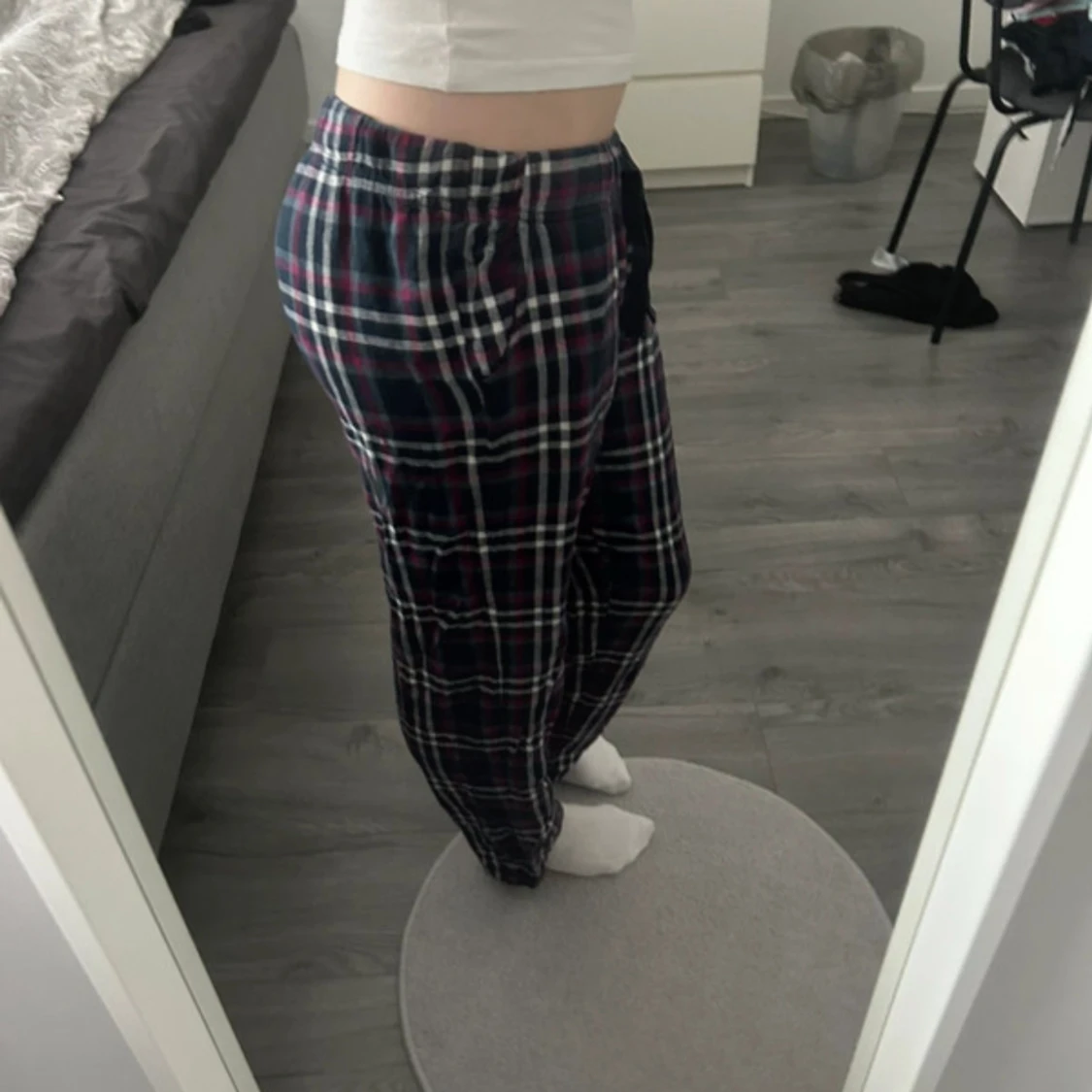 Rutig pyjamasbyxa med snörning