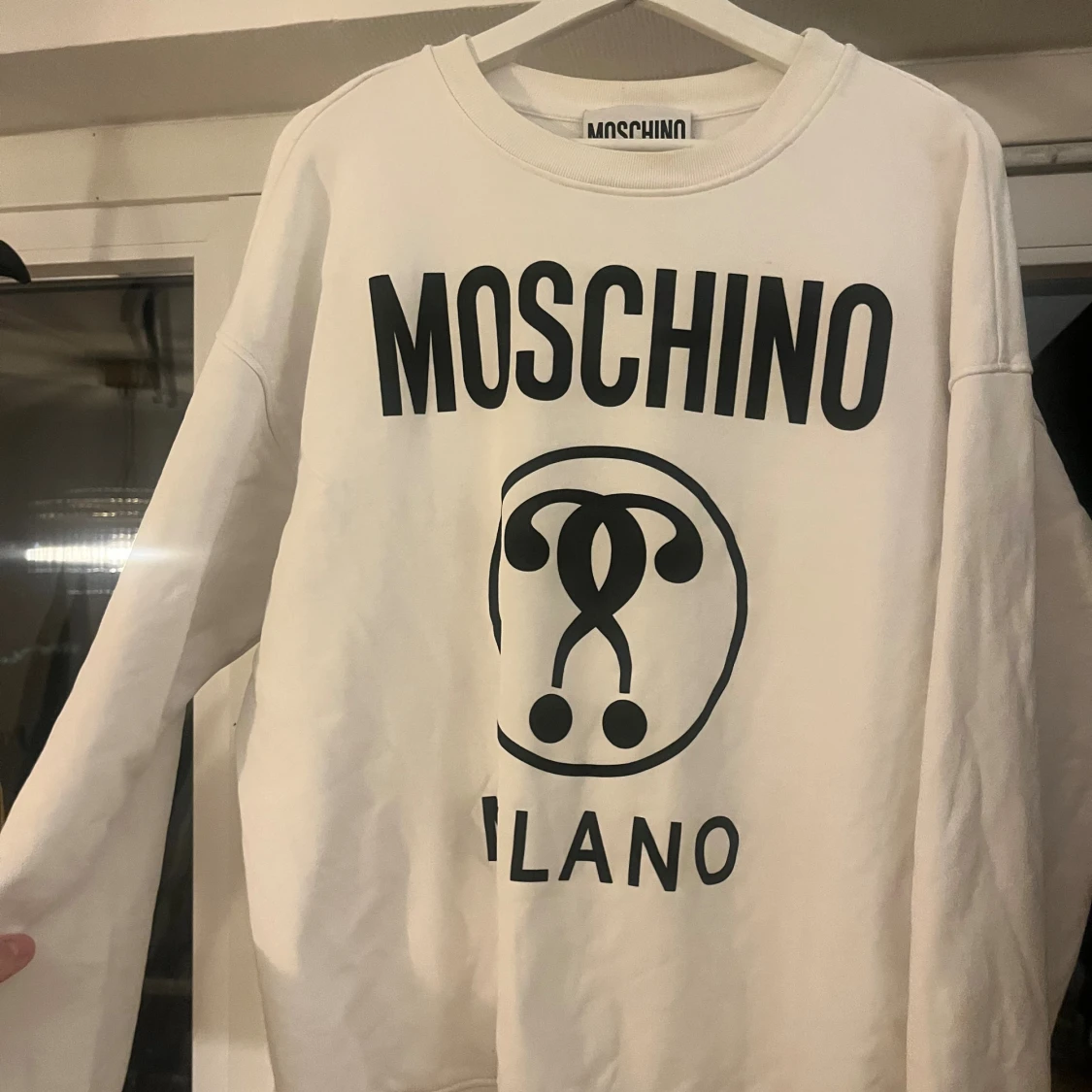 Vit sweatshirt från Moschino