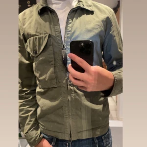 Cp company overshirt - Säljer denna extremt snygga cp company overshirten i storlek s.  Pris kan diskuteras