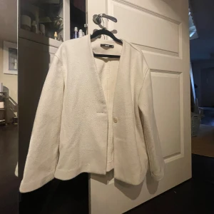 Kappa - Vit kappa till hösten