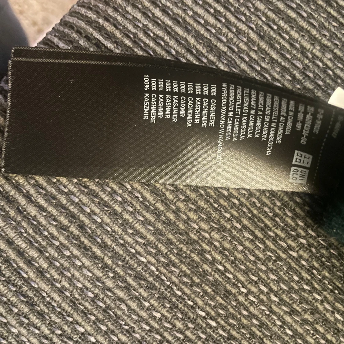 Mörkgrön kashmirtröja från Uniqlo - 2