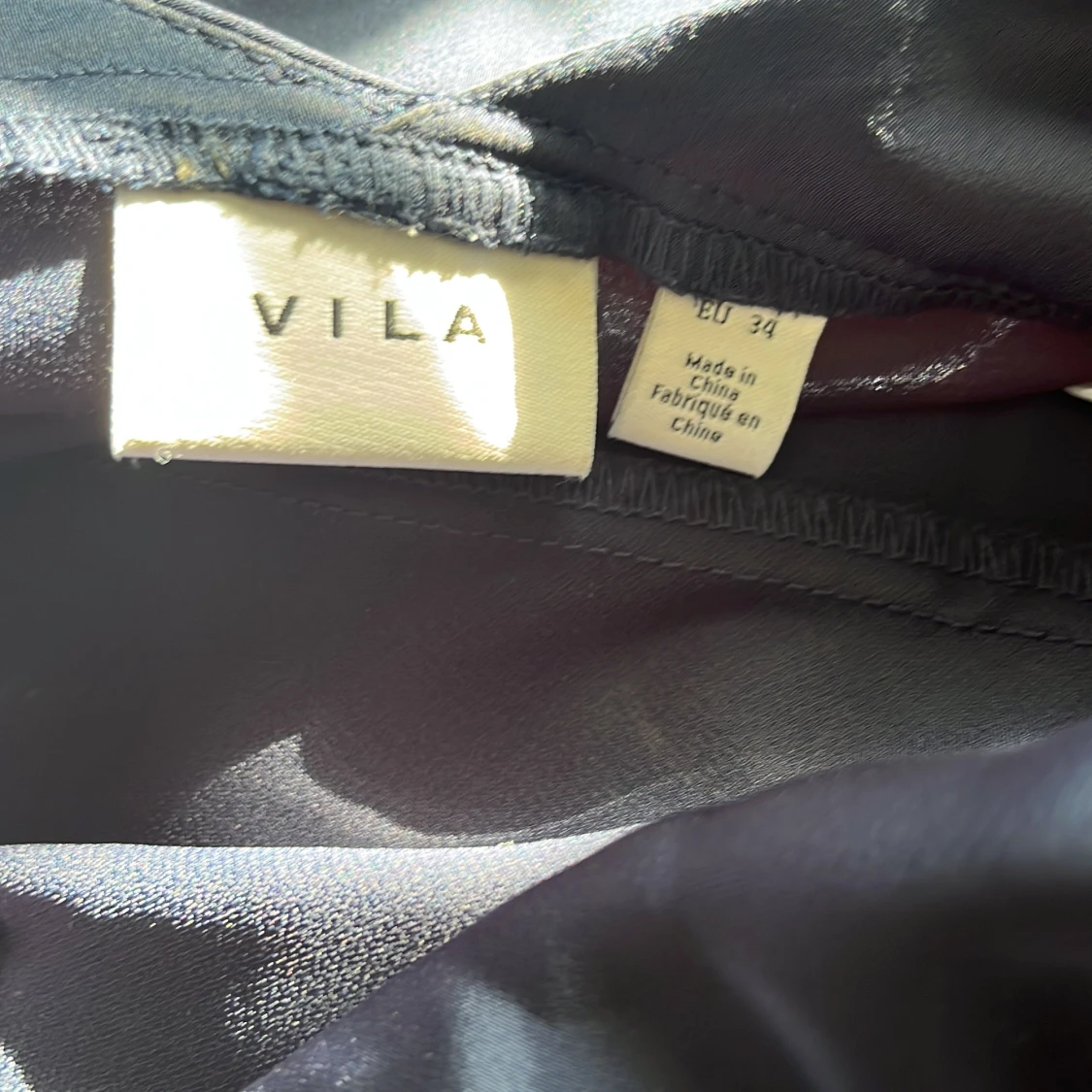 Mörkblå långklänning från Vila - 2