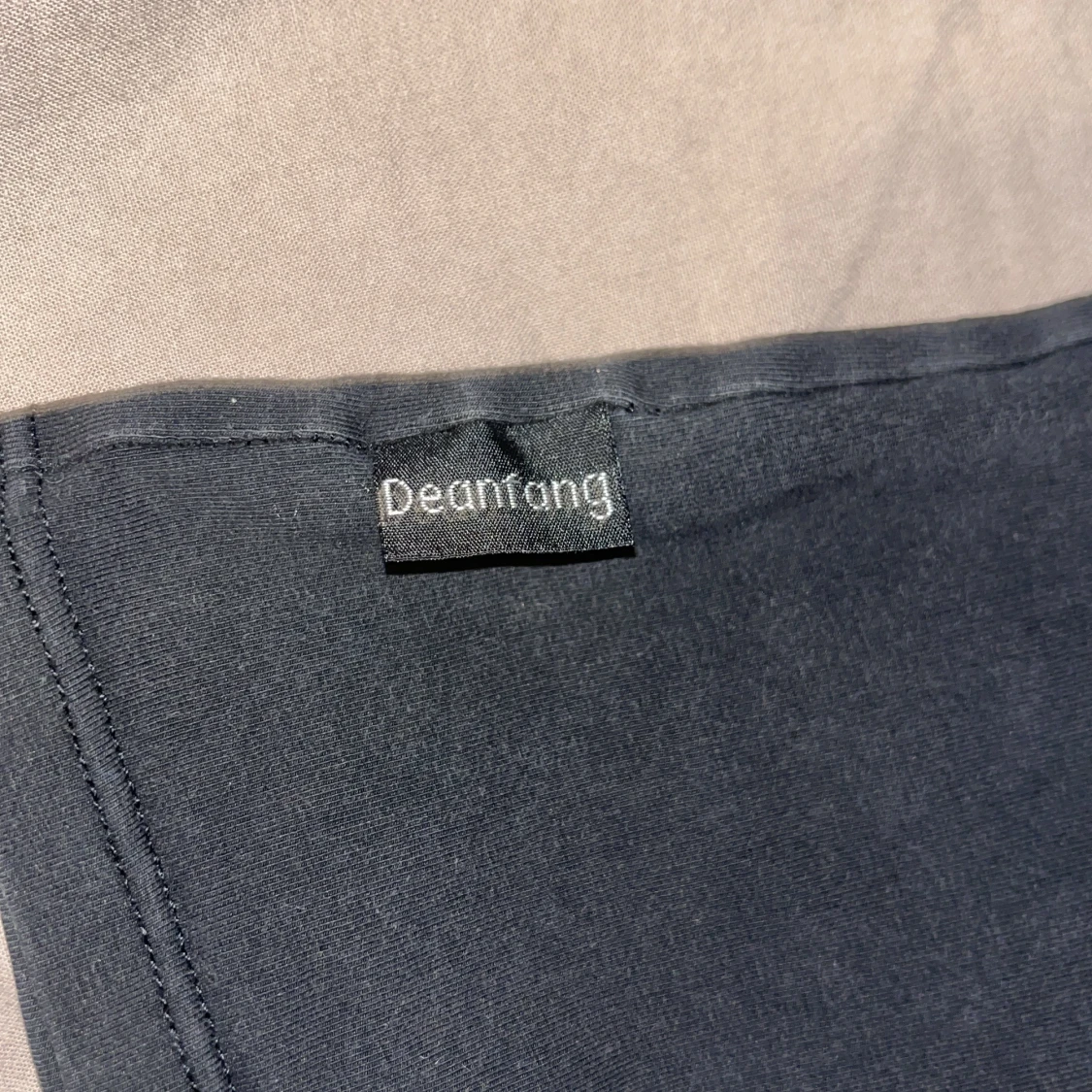 Svart linnetopp från Deantrang - 1