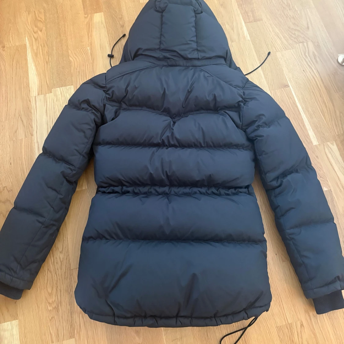 Svart dunjacka från Boomerang XXS - 1