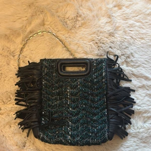 Make väska  - Äkta grön svart maje väska med guld kedja och vanligt band med. Nypris 3900kr