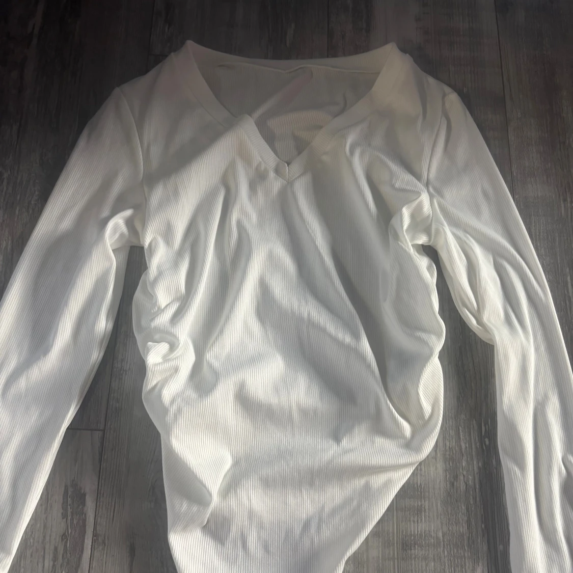 Vit v ringad ribbad långärmad topp Shein