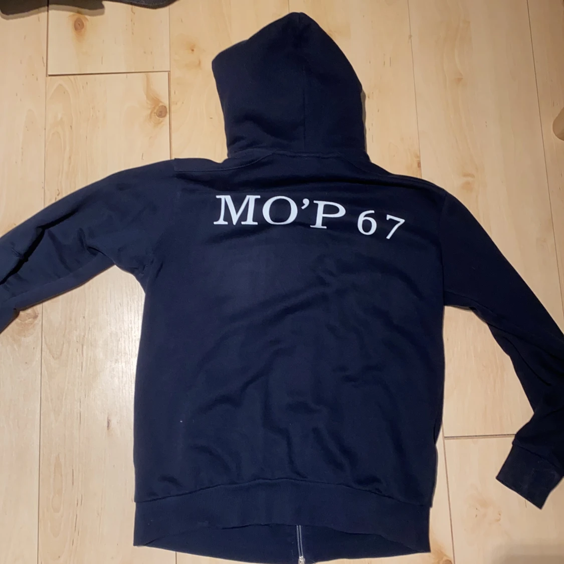Mörkblå hoodie från Marc O'Polo - 1