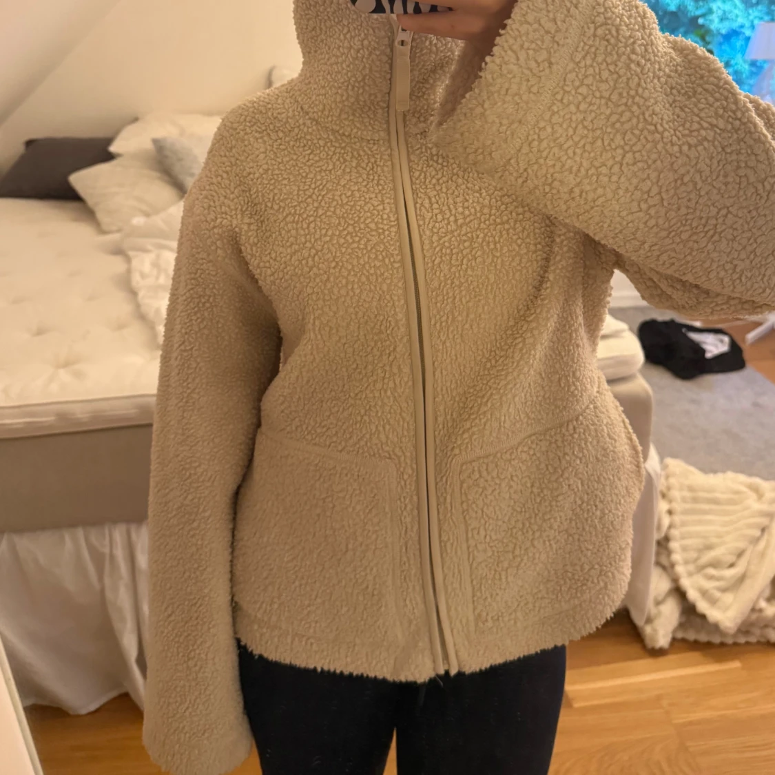Beige teddyjacka med dragkedja - 2