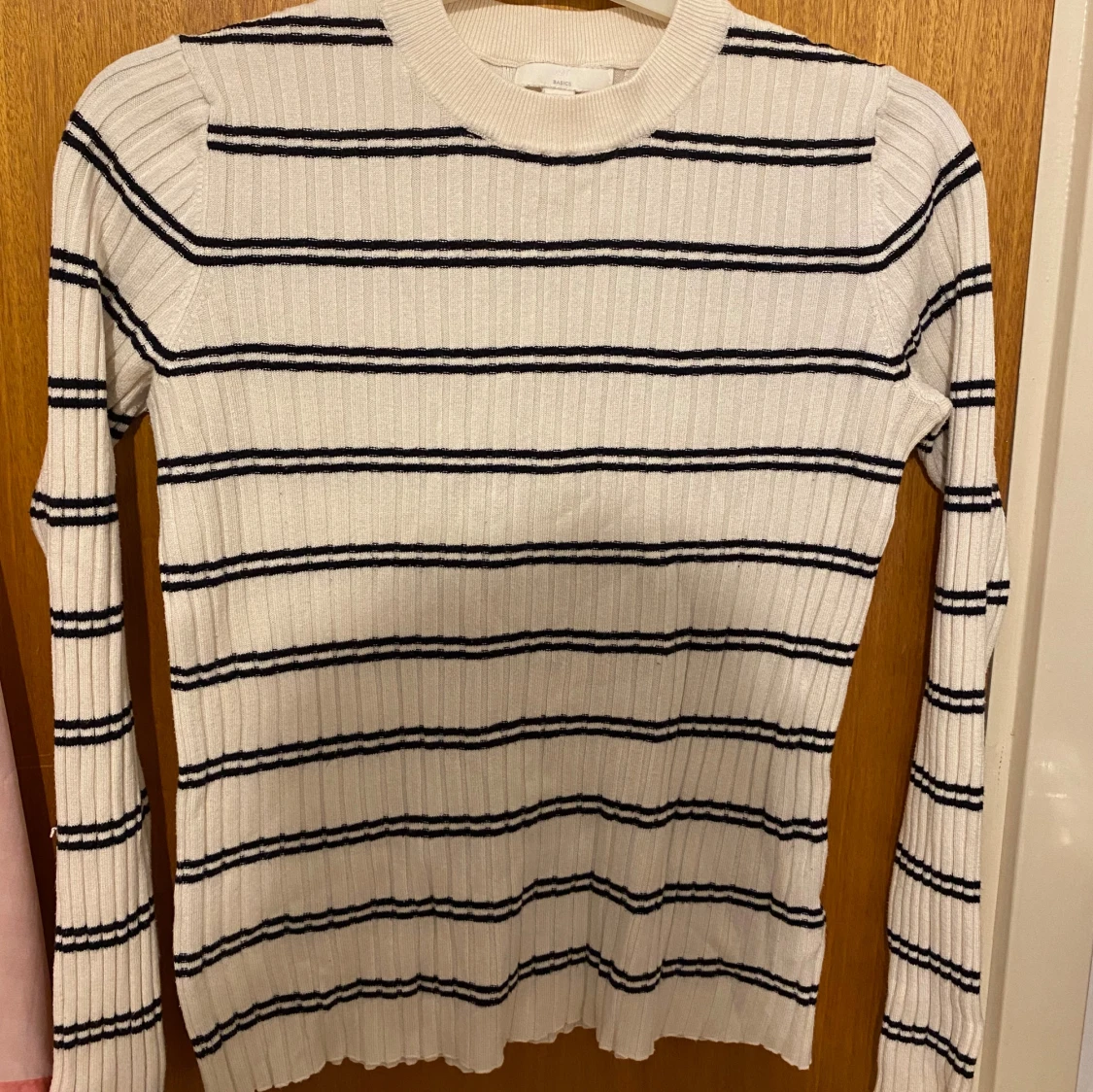 Randig ribbad tröja från H&M