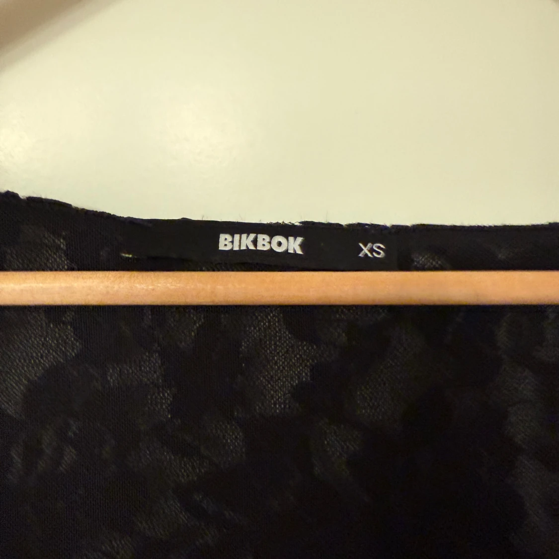 Svart spetsblus från Bik Bok XS - 3
