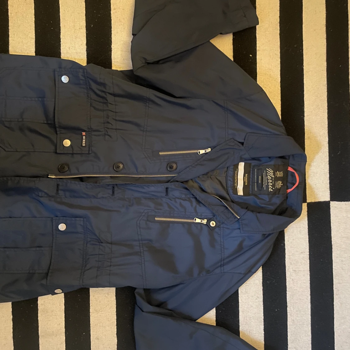 Mörkblå fieldjacka, Morris