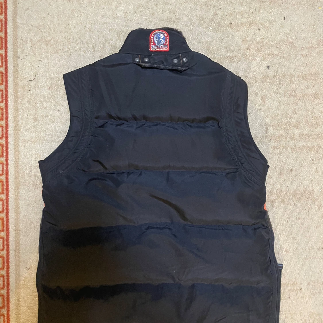 Svart dunväst från Parajumpers XS - 1