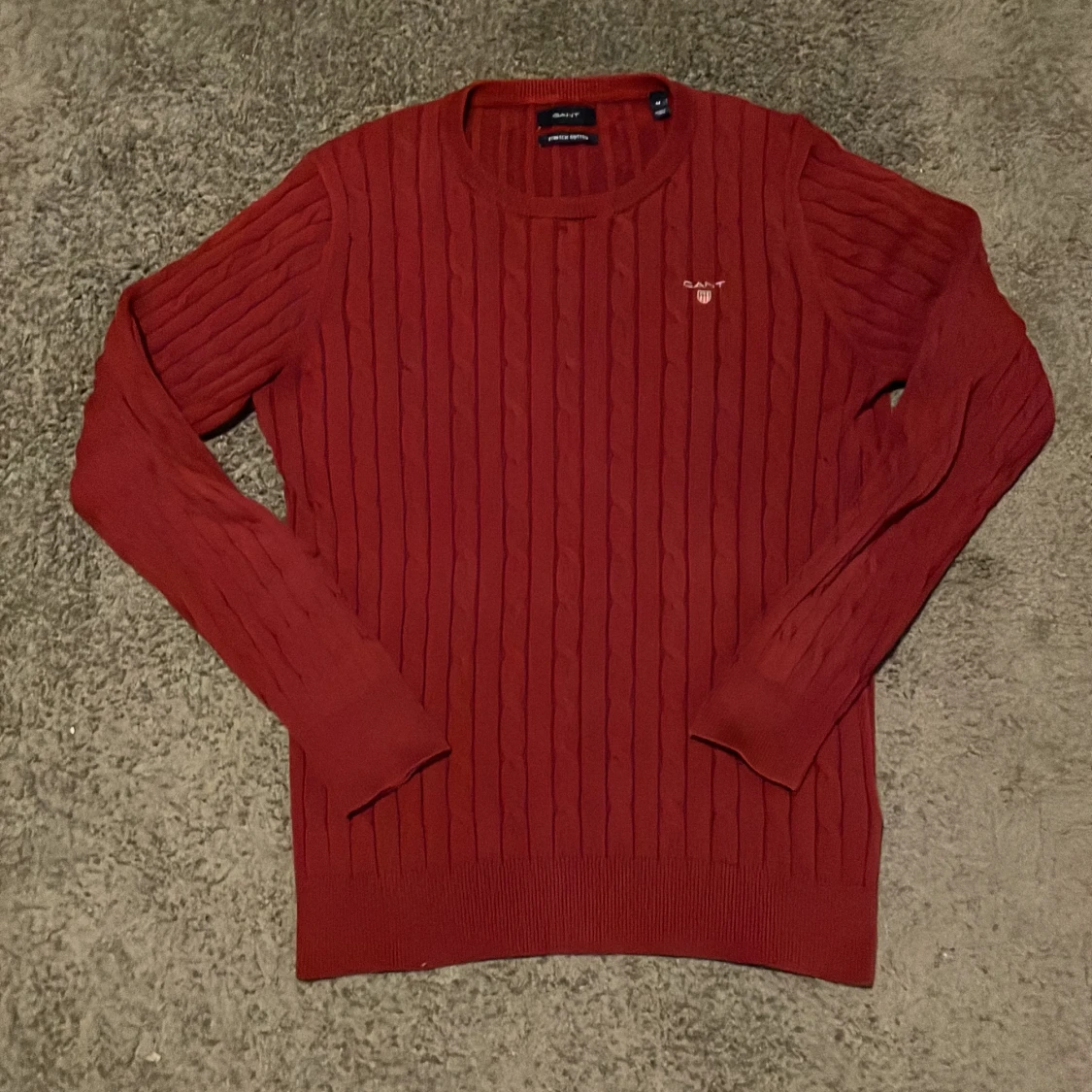 Röd kabelstickad tröja från GANT