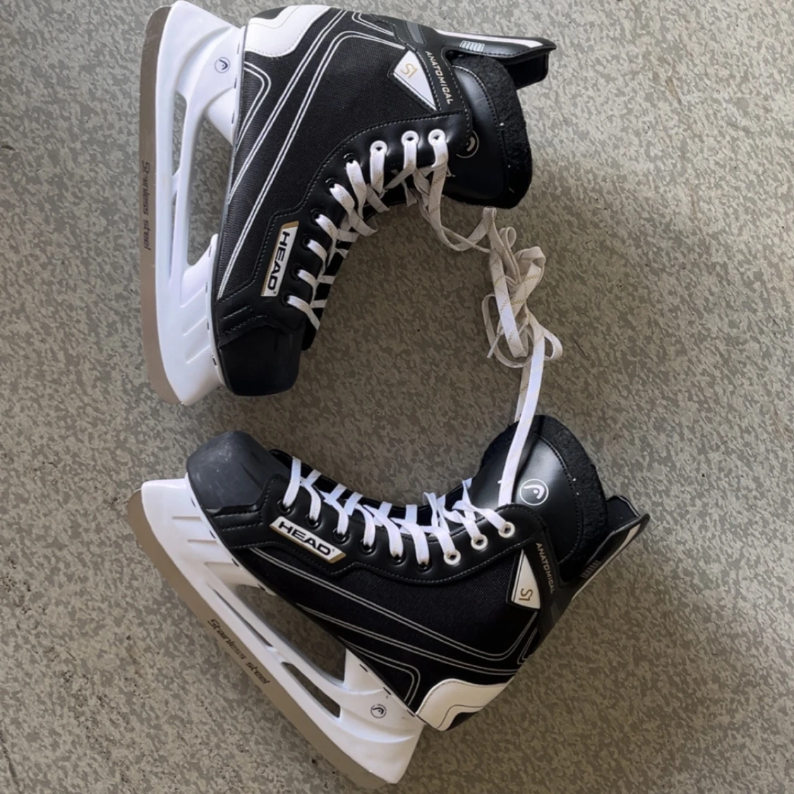 Svarta hockeyskridskor från Head strl 41 - 2