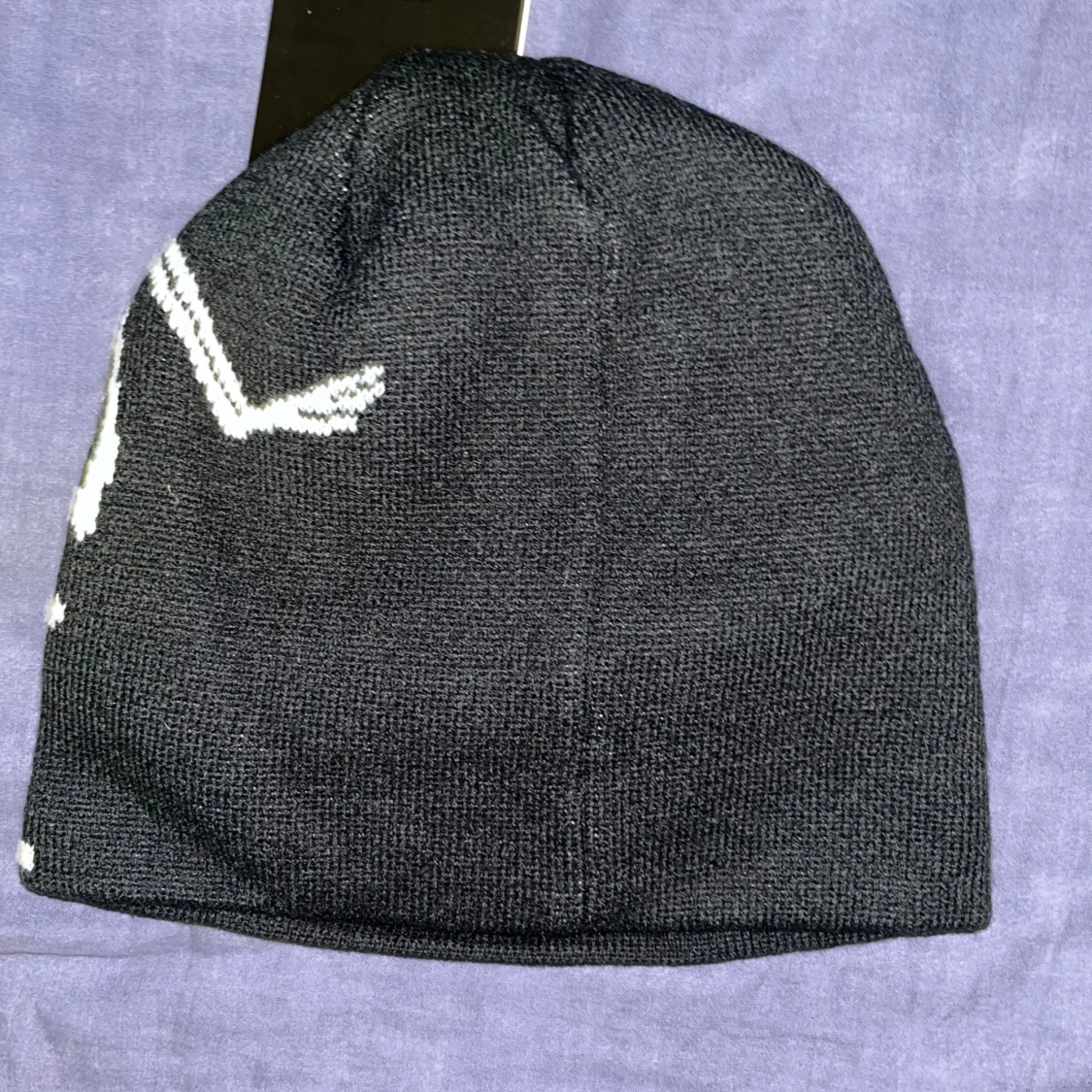 Svart Arc'teryx mössa med skelett - 1