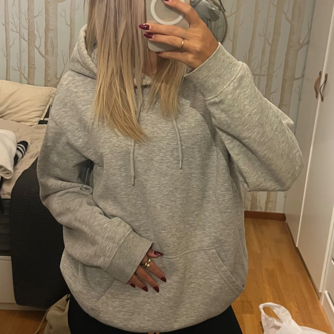 Grå hoodie från H&M
