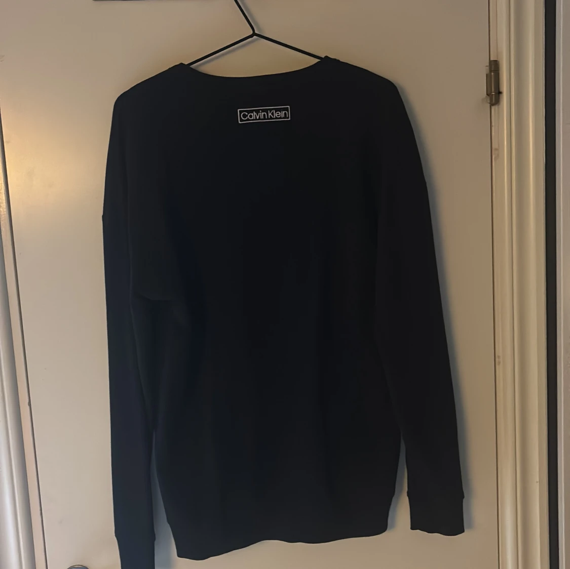 Svart Calvin Klein sweatshirt M - 1