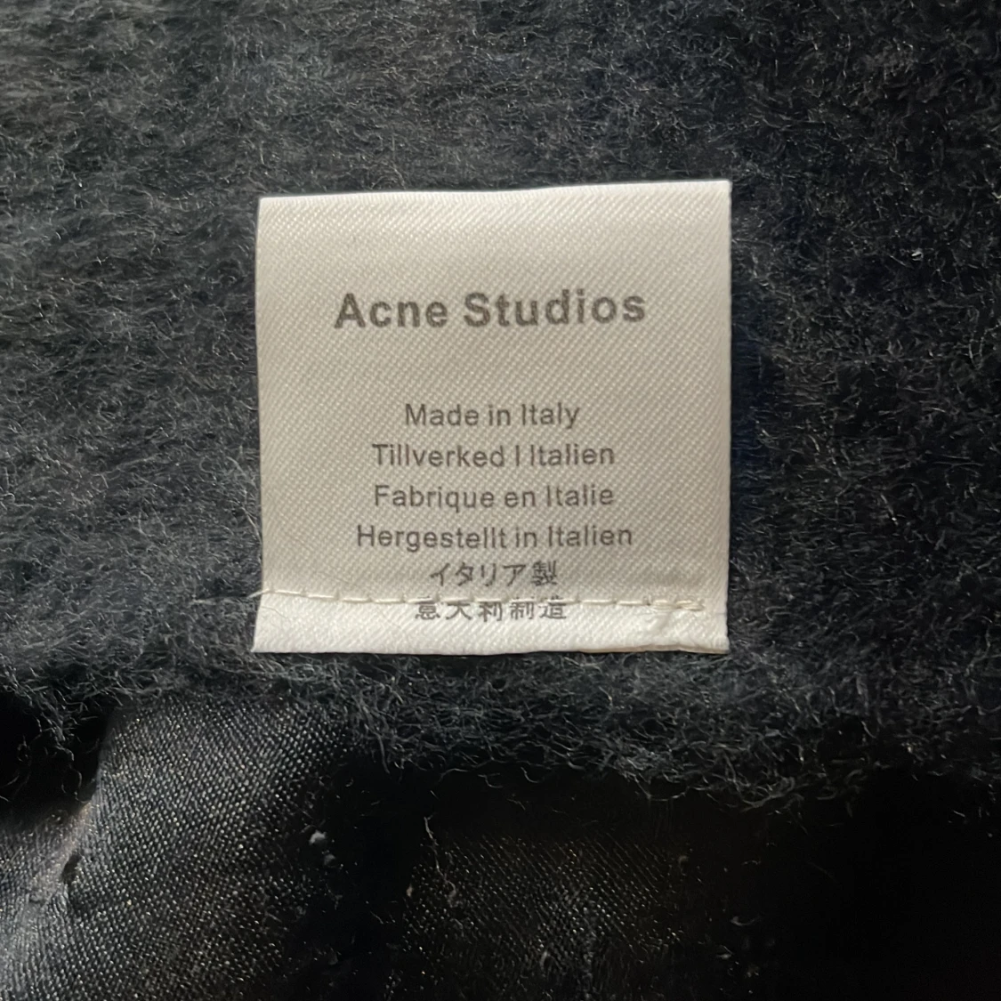 Rutig Acne Studios halsduk i ull - 4