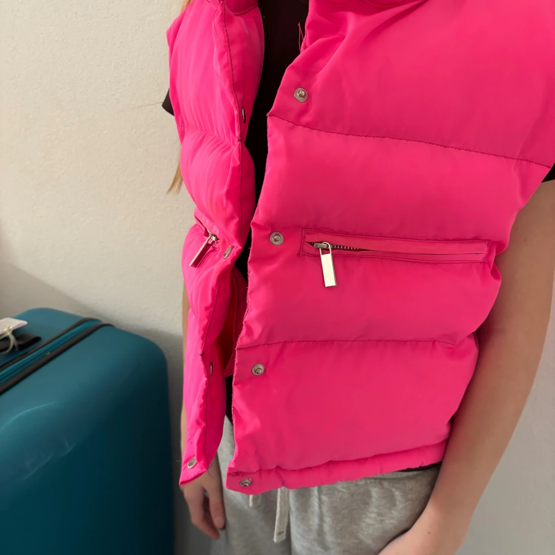 Neonrosa dunväst med dragkedjor - 1