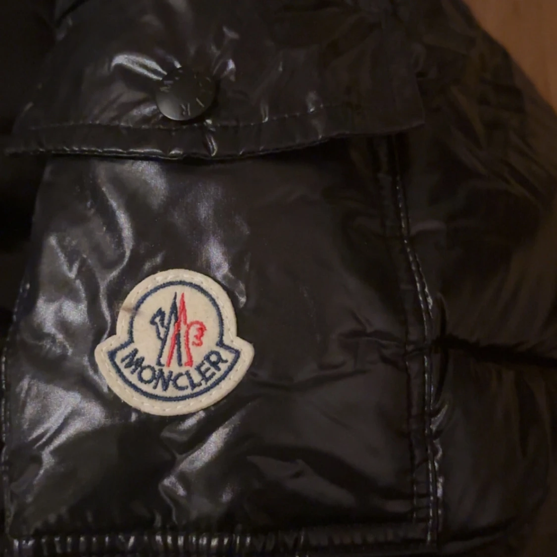 Svart Moncler pufferjacka med dragkedja - 1