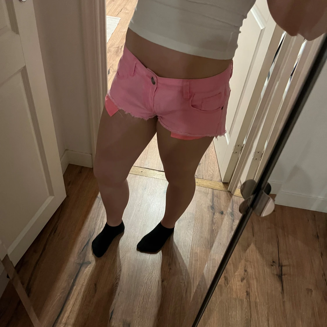 Rosa jeansshorts med fransig kant - 3