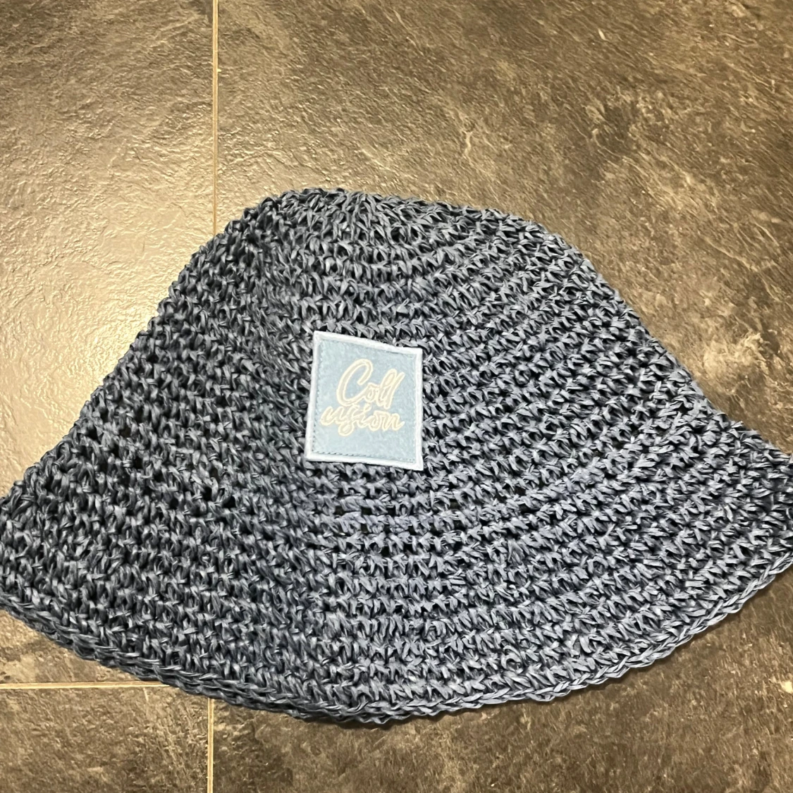 Blå bucket hat från Collusion - 1