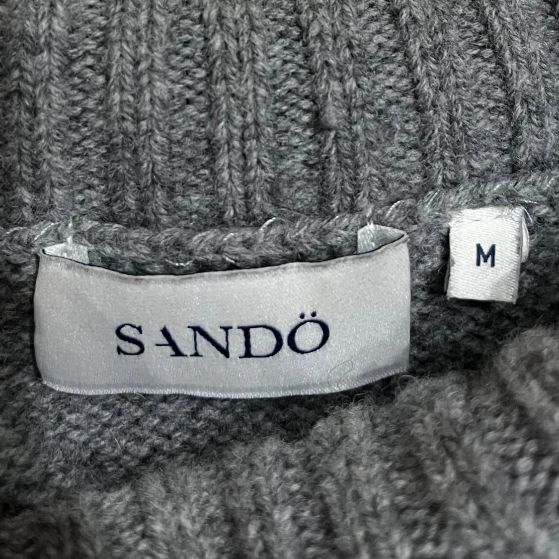 Grå stickad tröja från Sandö - 2