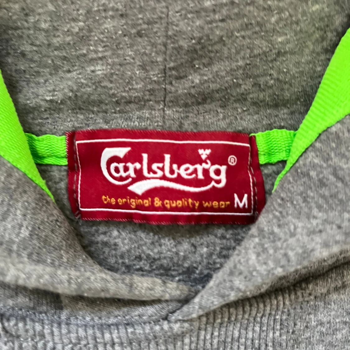 Grå Carlsberg hoodie med neontryck - 3