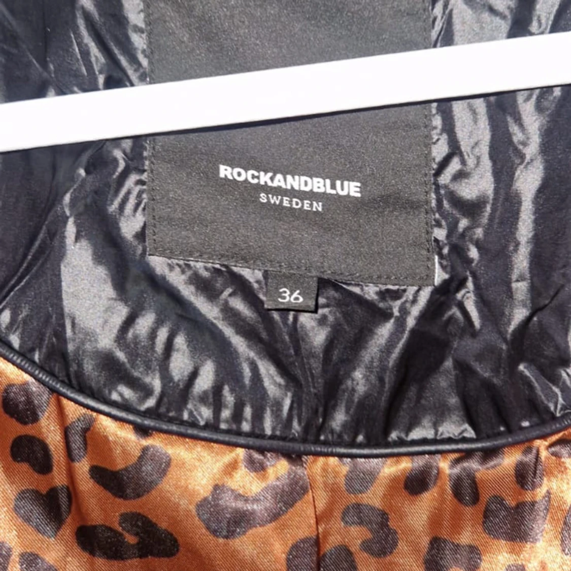 Svart dunjacka Rockandblue med päls - 3