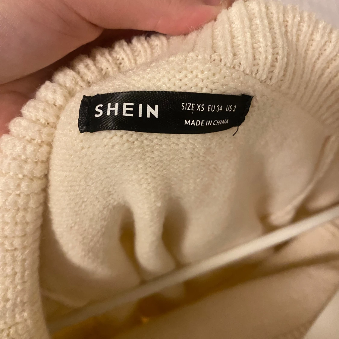 Offshoulder stickad tröja från SHEIN - 2