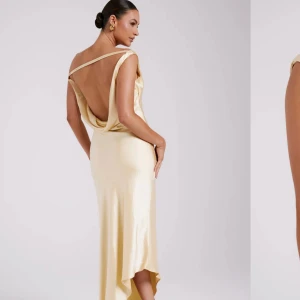 Meshki klänning  - Meshki Yvette Slip Maxi Dress With Asymmetrical Hem - Butter, använd en gång av en tjej jag köpte klänningen av, men den passade tyvärr inte mig och därför säljer jag den vidare💕