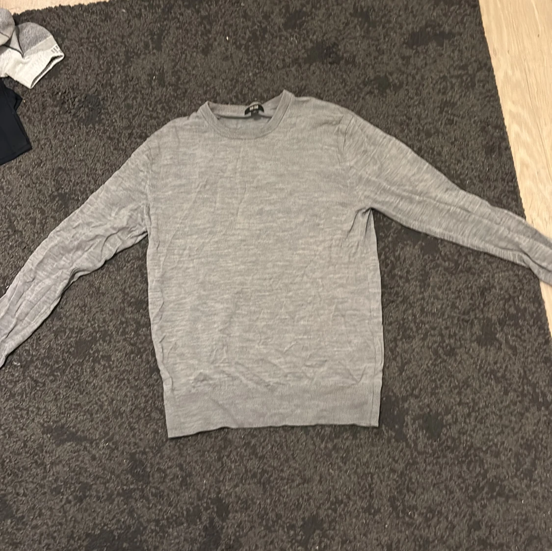 Grå stickad tröja från Uniqlo XS