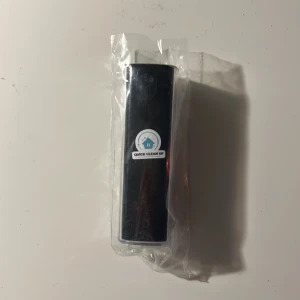 Quick Clean Up mobilrengörare - Skärmrengörare från Quick Clean Up, levereras i obruten plastförpackning. Produkten ser oanvänd ut och är i nyskick. 