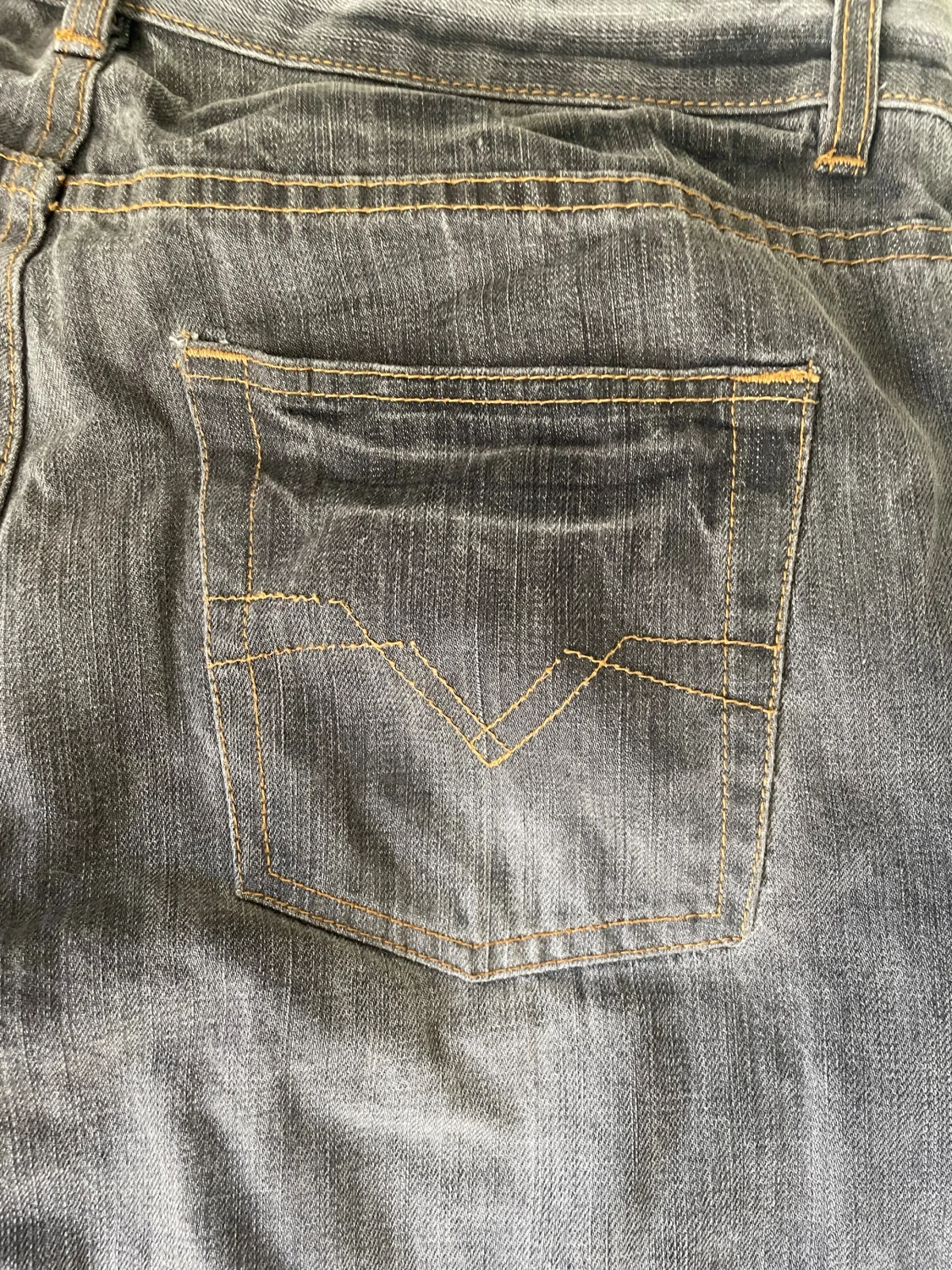 Gråa raka jeans - 1