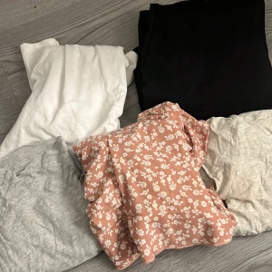 klädpaket - allt för 15 kr, finns defekter🩷
