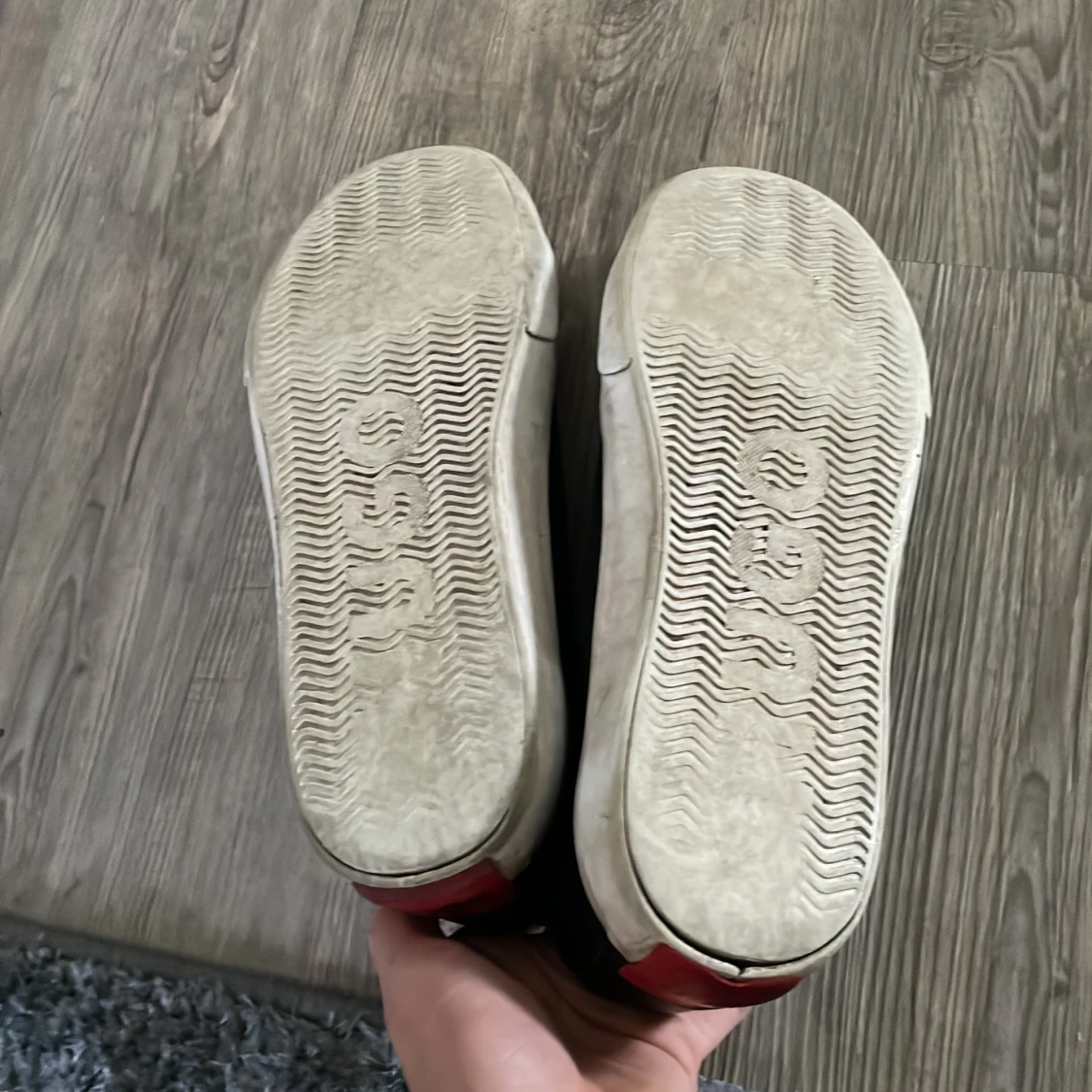 Svarta Hugo sneakers med röd logga - 3