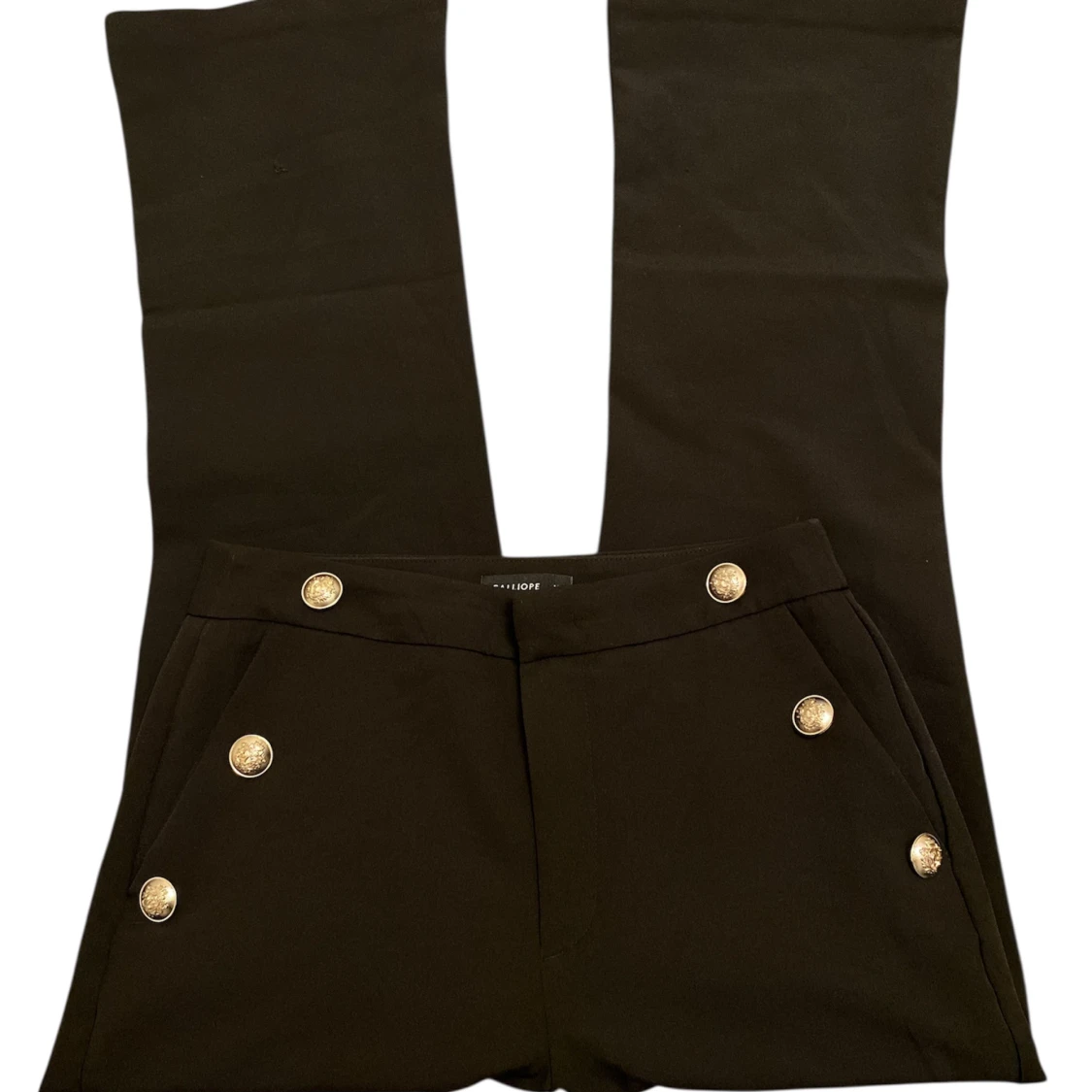 Svarta bootcut kostymbyxor med silverknappar