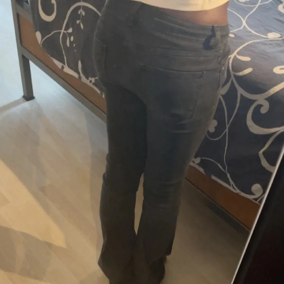 Svarta/grå bootcut jeans från lager - 1