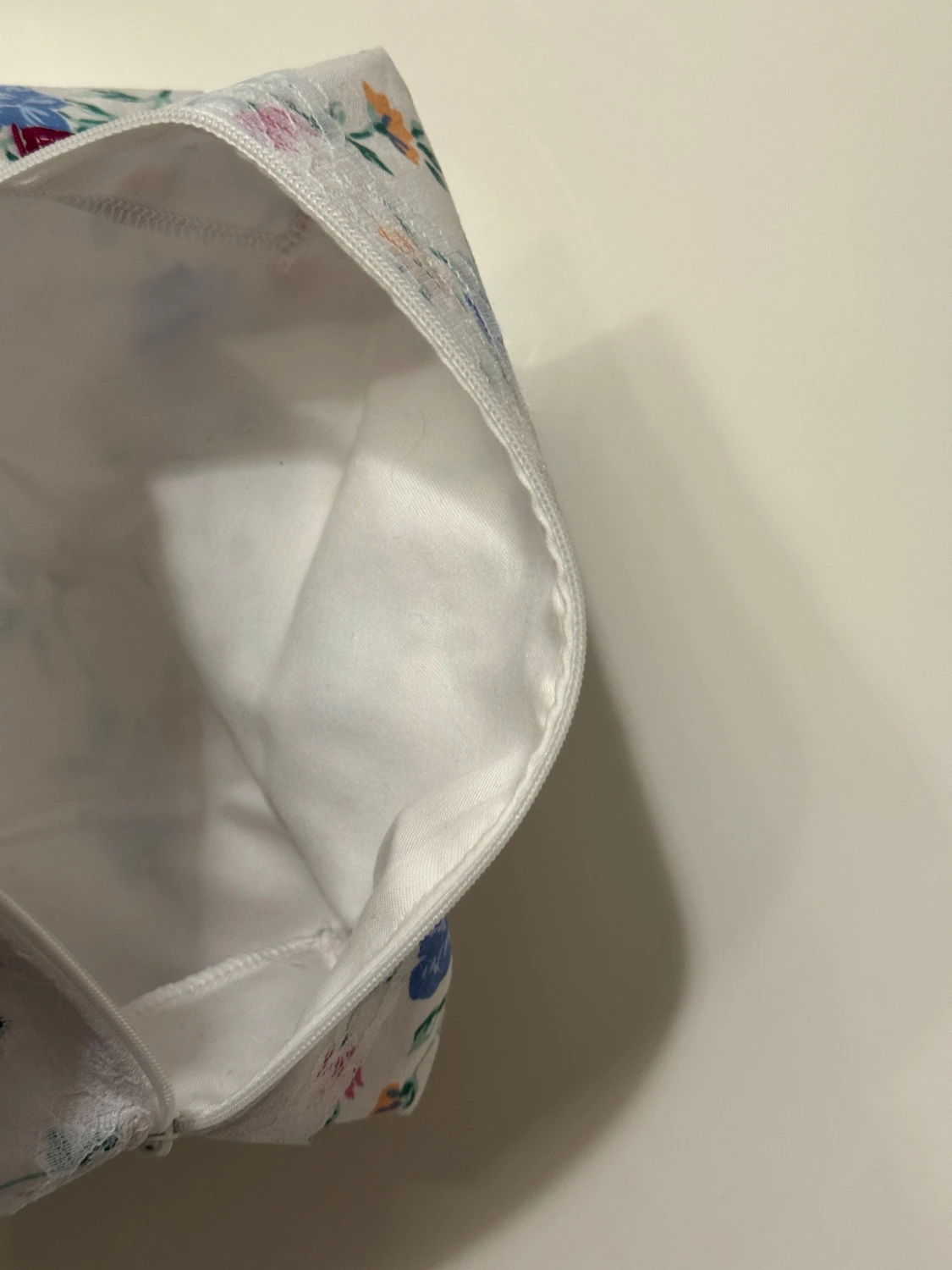 Handgjord necessär av second hand tyger - 1