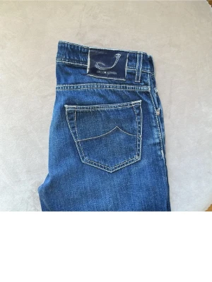 Jacob cohen jeans - Bra skick, mått finns på bilderna kom priv vid fler frågor. 