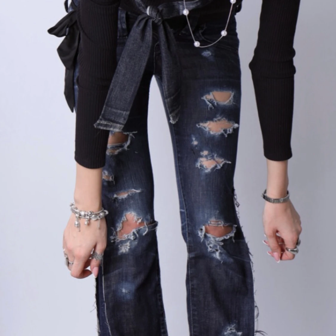 Svart långärmad  offshoulder topp med denimdetalj - 4