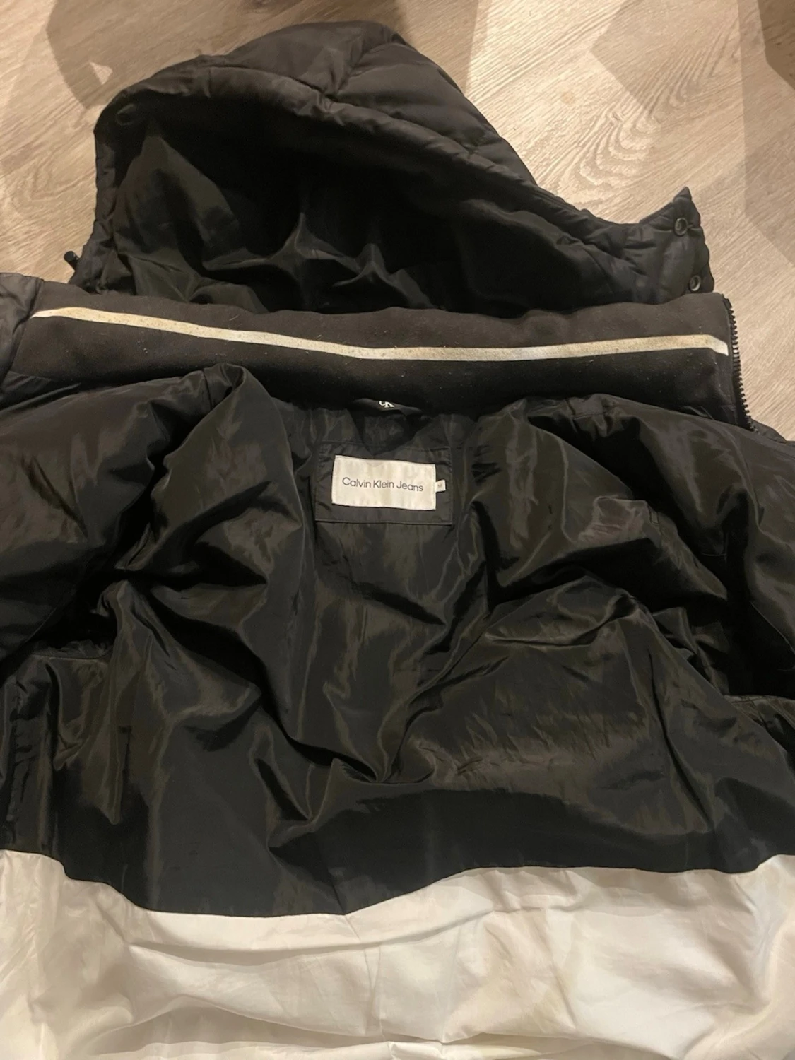 Svart pufferjacka från Calvin Klein - 5