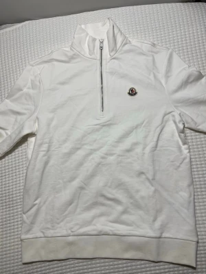 Moncler Quarter Zip Sweatshirt - Strl L. Som ny
